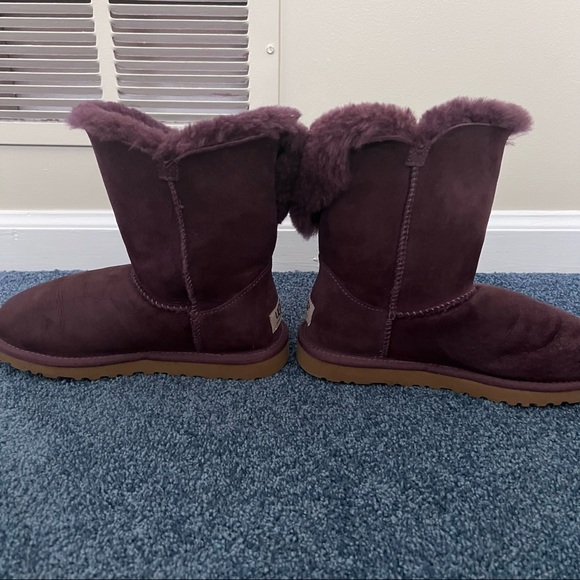 UGG Bailey Button - Picture 7 of 7